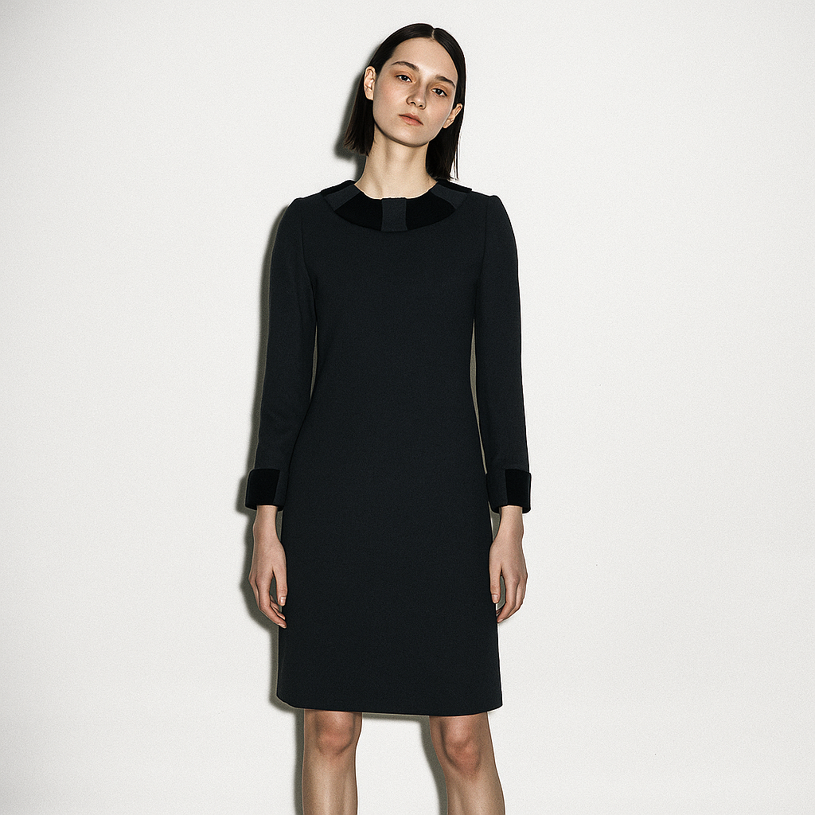 Vintage 90s Carolina Herrera Long Sleeve Dress Wool Charcoal Black Size 6